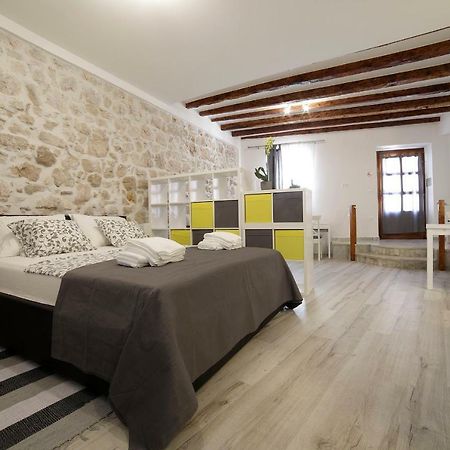 Zen studio in center of Rovinj Buitenkant foto