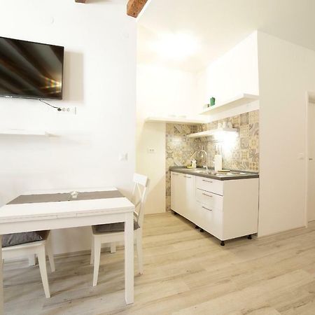 Zen studio in center of Rovinj Buitenkant foto