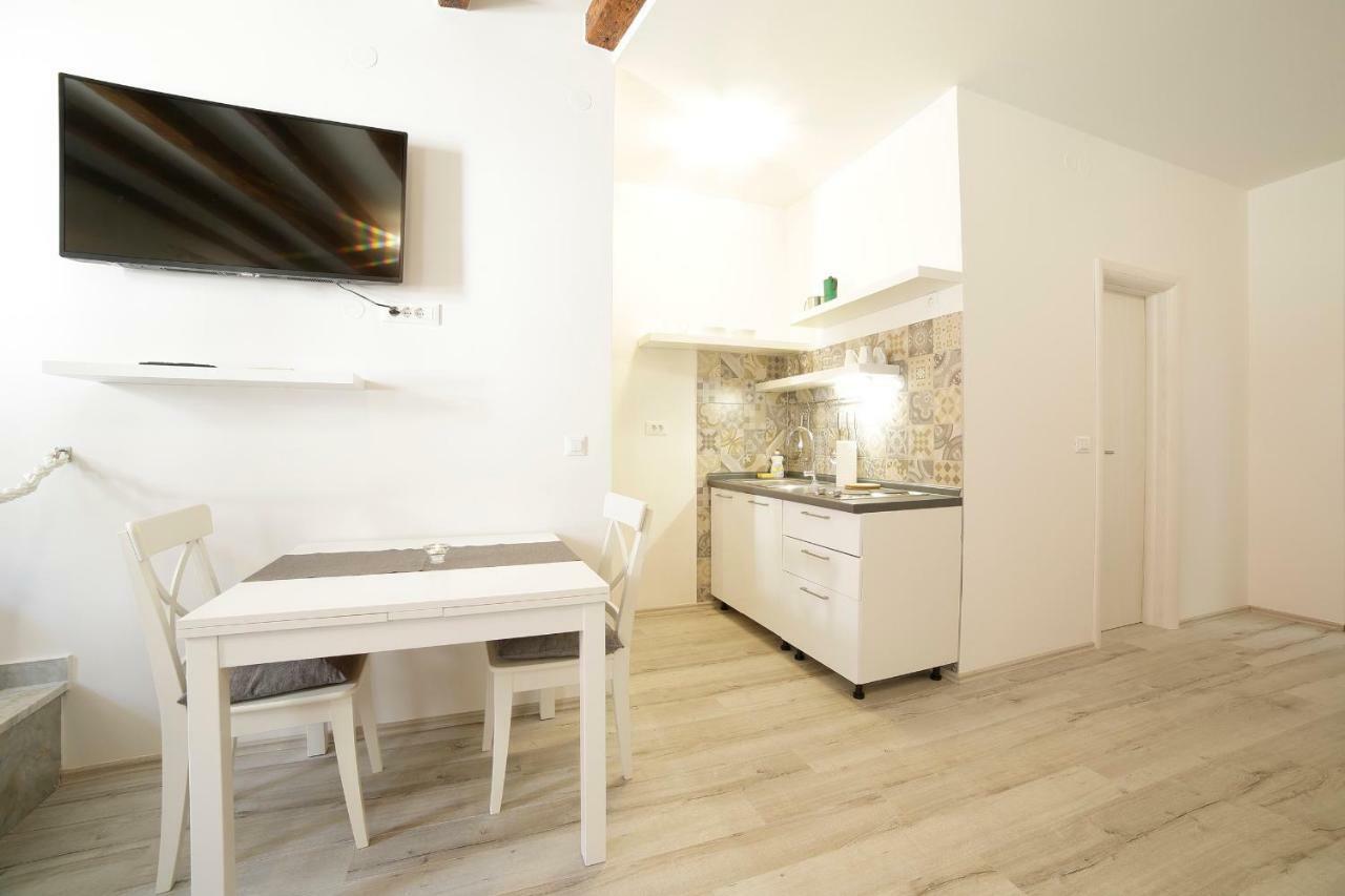 Zen studio in center of Rovinj Buitenkant foto