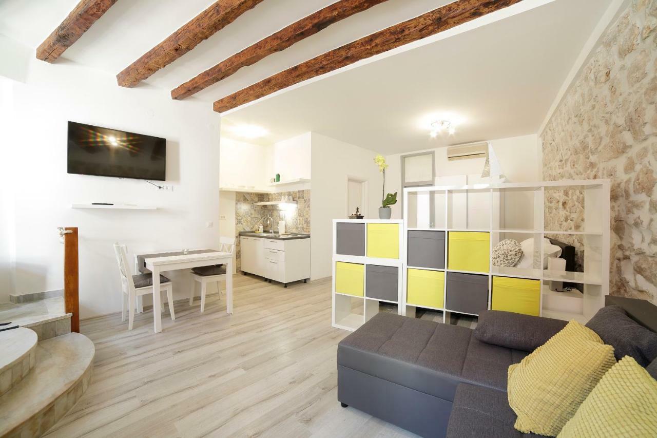 Zen studio in center of Rovinj Buitenkant foto